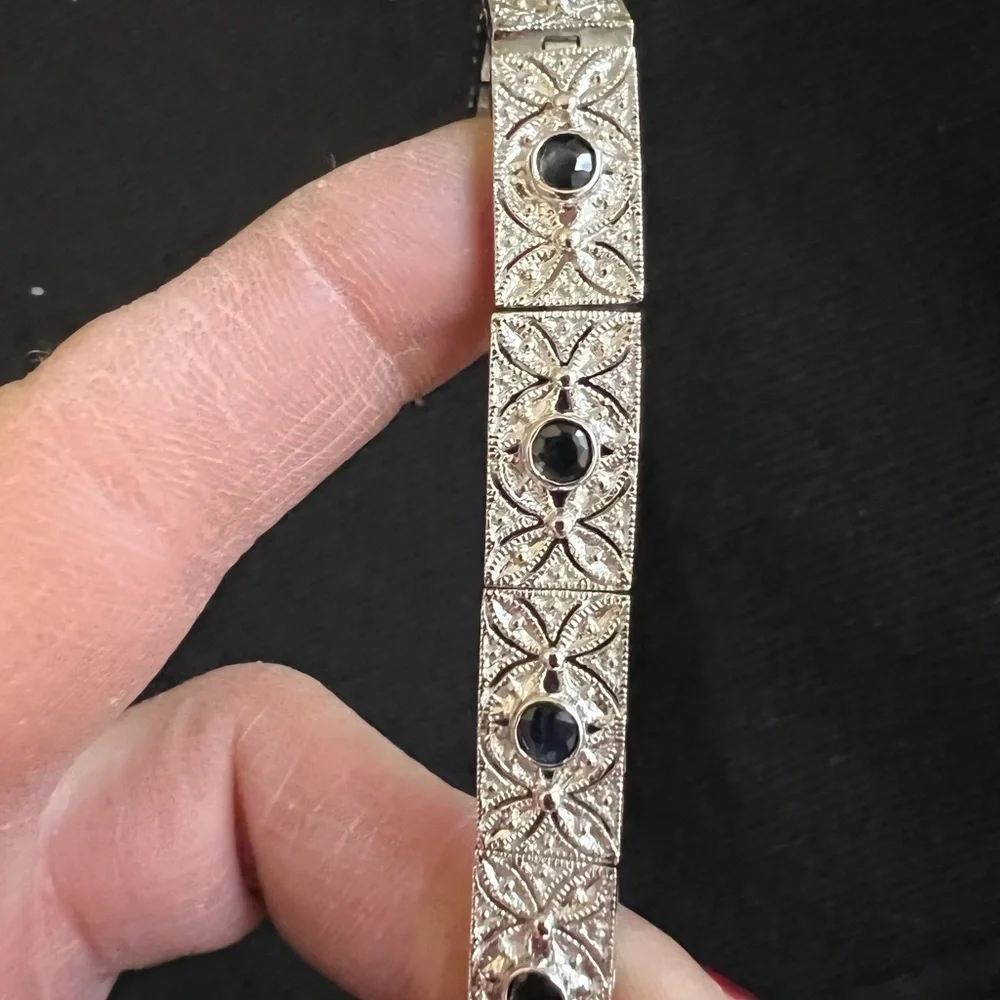 Silver filigree and onyx bracelet